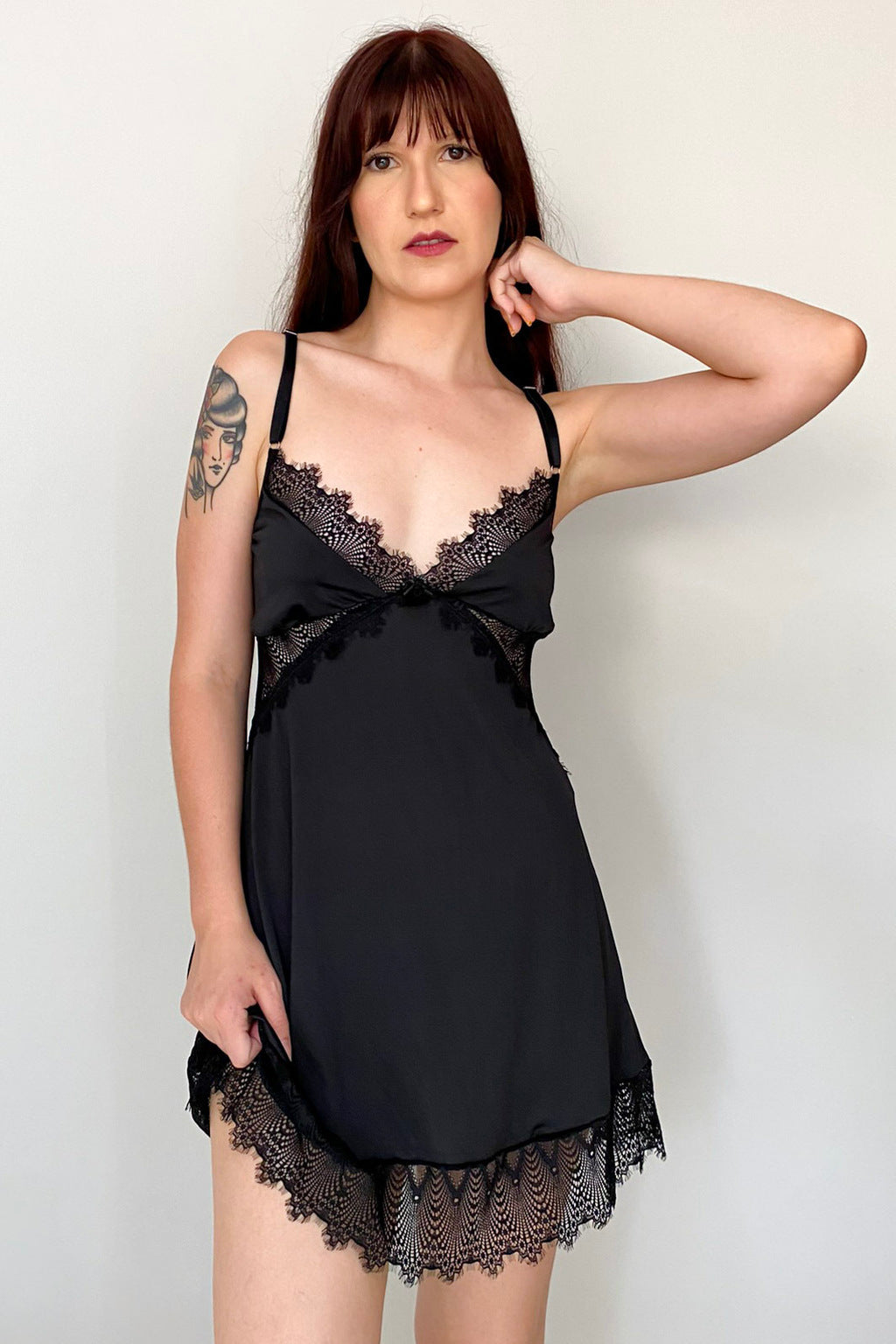 Camisola Em Liganete Vênus Com Detalhes Em Renda- Preta