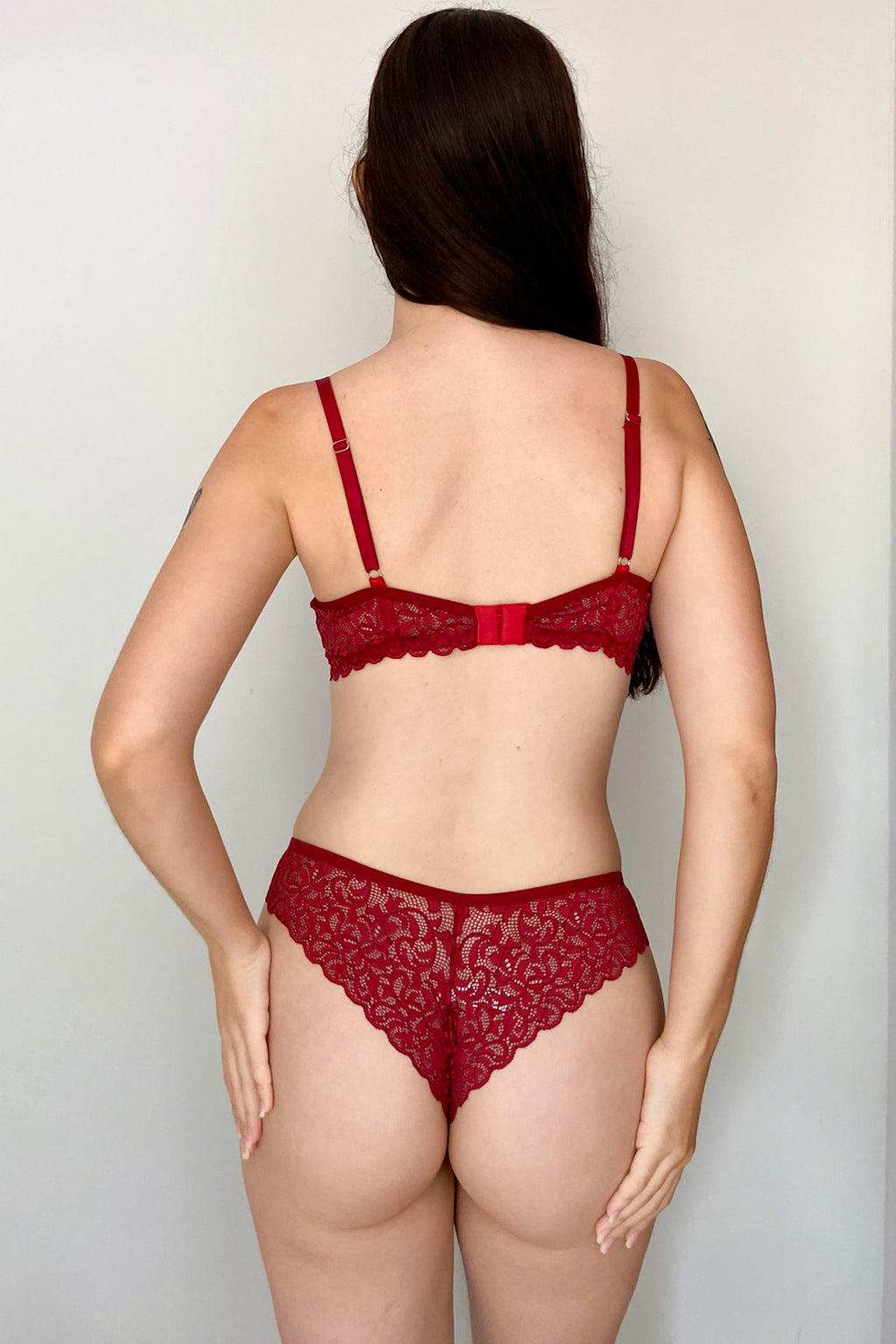 Conjunto De Lingerie Essencial Em Renda Sem Bojo Com Aro de Sustentação- Vermelho