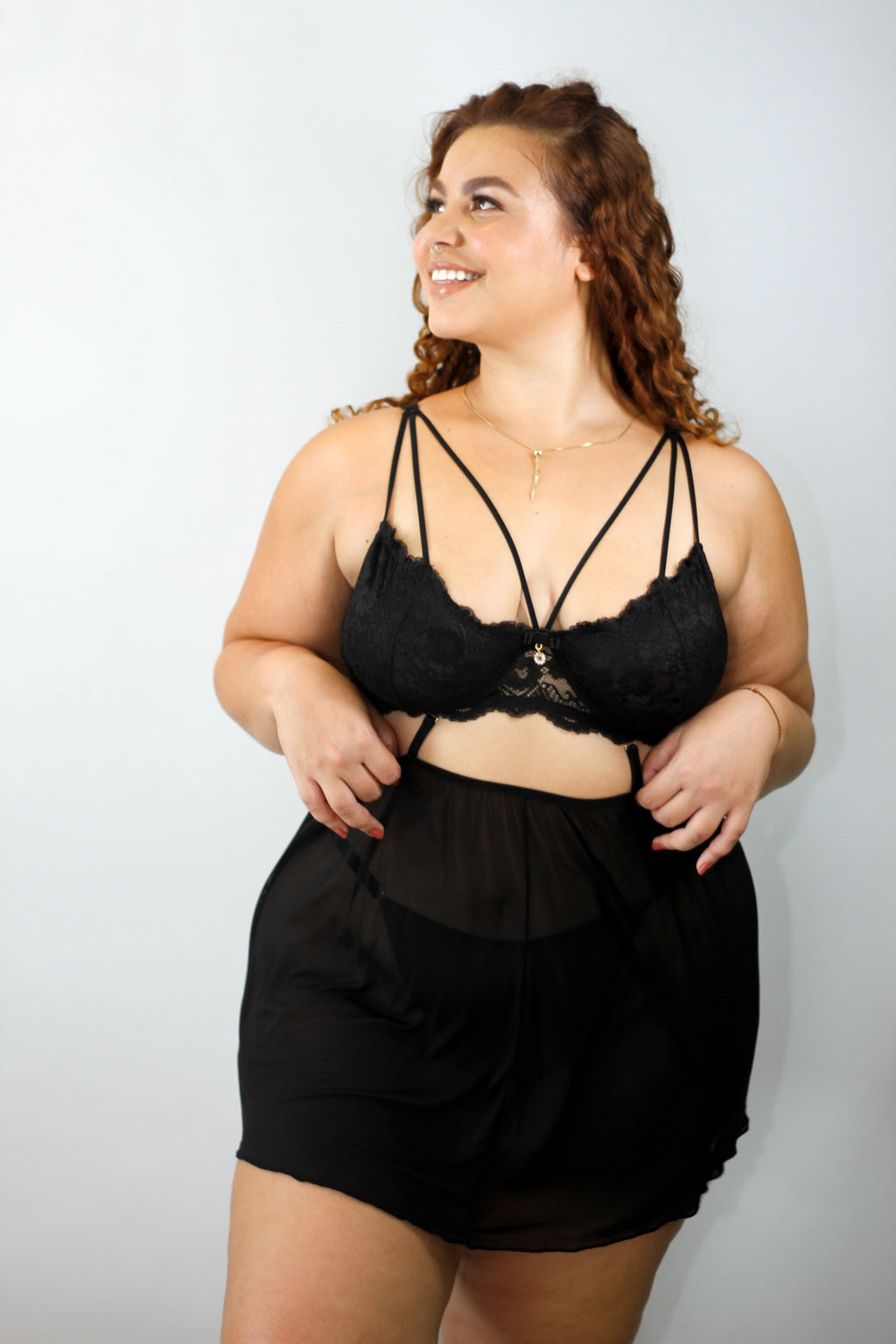 Camisola Em Tule Íris Com Detalhes Em Renda Sem Bojo Com Aro De Sustentação- Preta