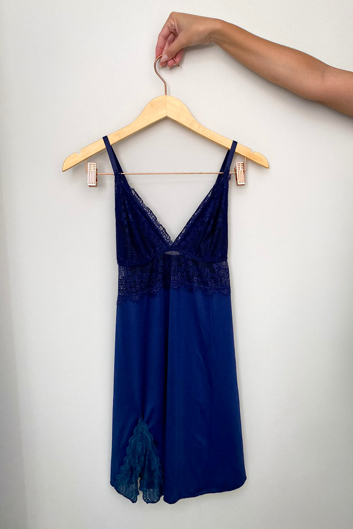 Camisola Em Liganete Stela Com Detalhes Em Renda- Azul Marinho