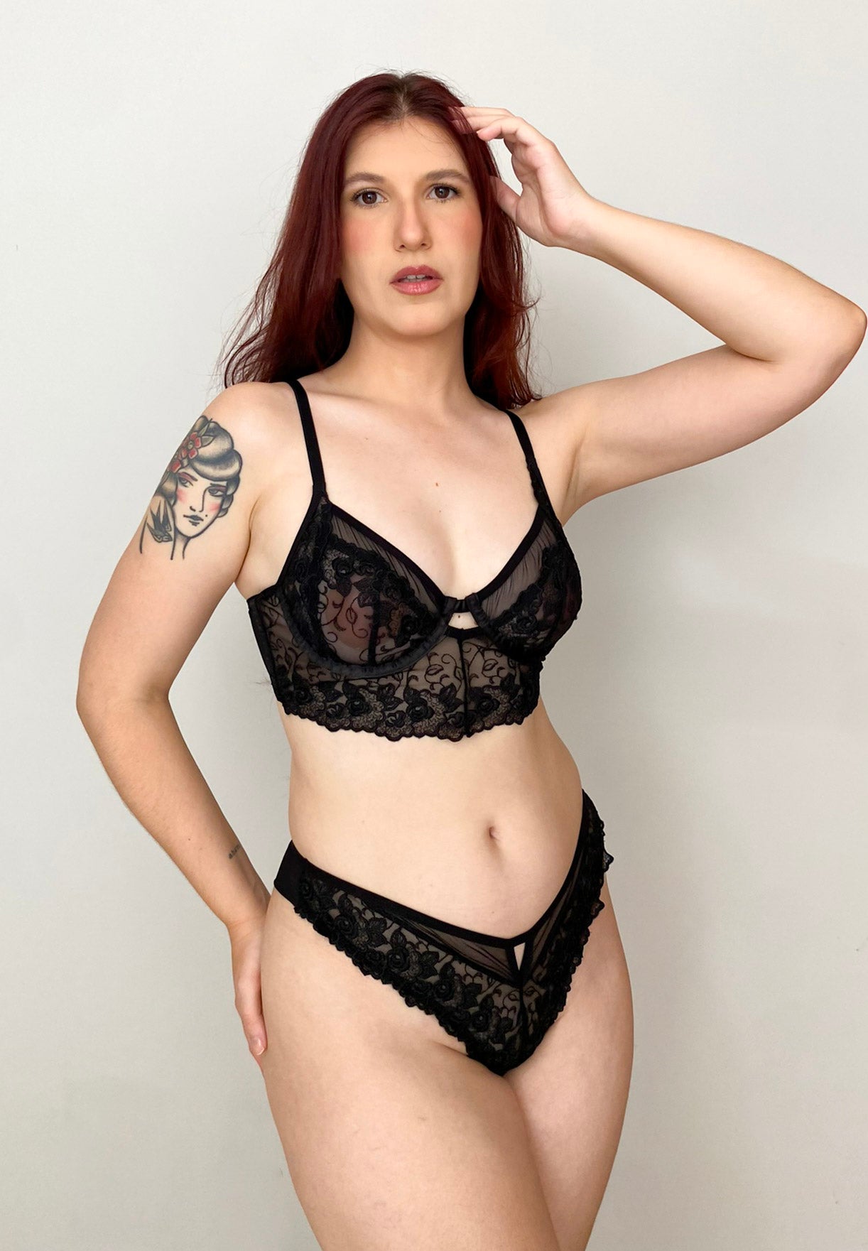 Conjunto De Lingerie Euforia Clássico Em Tule Bordado Sem Bojo Com Aro De Sustentação- Preto