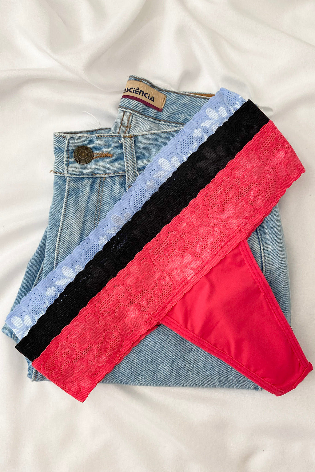 Calcinha Fio Duplo De Cós Em Renda Kira