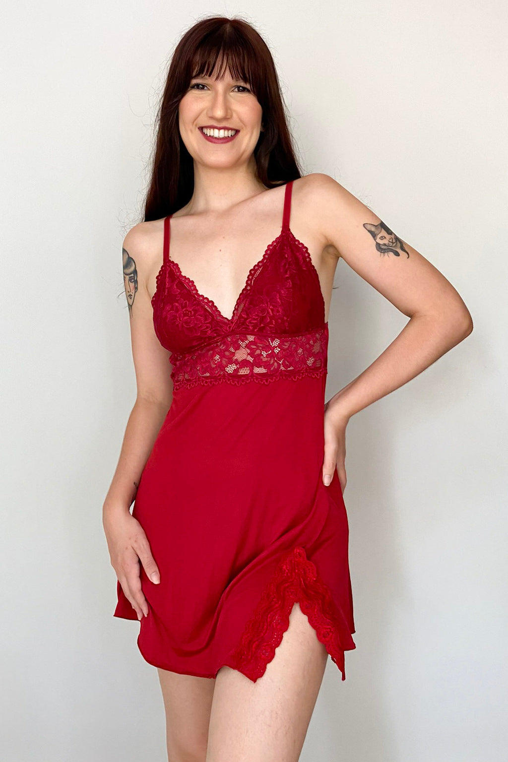 Camisola Em Liganete Stela Com Detalhes Em Renda- Vermelha