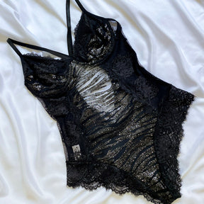 Body Feminino Elegance Em Tule Com Recortes Em Renda e Brilho Sem Bojo- Preto