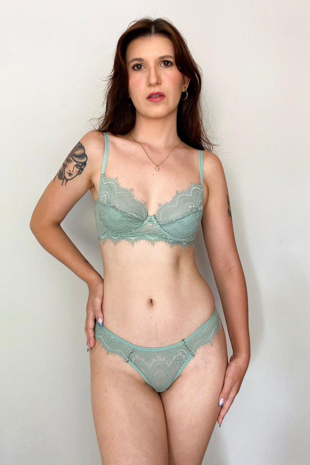 Conjunto De Lingerie Luna Em Renda Sem Bojo Com Aro De Sustentação- Verde