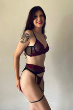 Conjunto De Lingerie Sensações Em Tule Bordado Sem Bojo Com Aro de Sustentação E Cinta Liga- Preto