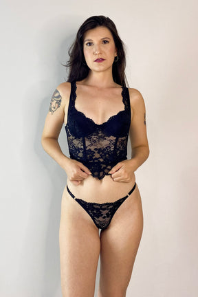 Conjunto De Lingerie Fascínio- Corselet Em Renda- Preto