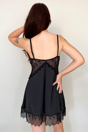 Camisola Em Liganete Vênus Com Detalhes Em Renda- Preta