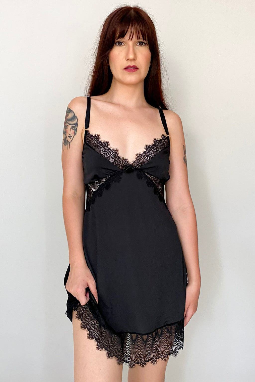 Camisola Em Liganete Vênus Com Detalhes Em Renda- Preta