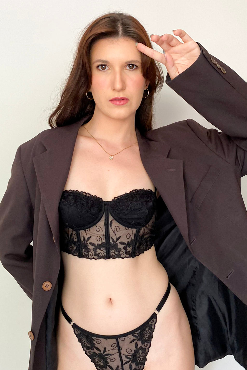 Conjunto De Lingerie Euforia- Mini Corselet Em Tule Bordado- Preto