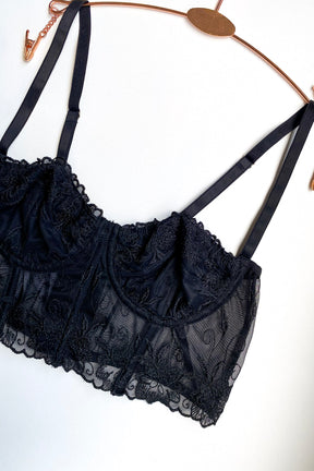 Conjunto De Lingerie Euforia- Mini Corselet Em Tule Bordado- Preto