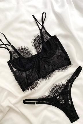Conjunto De Lingerie Fascínio- Corselet Em Renda Chantily Com Tule Fino - Preto