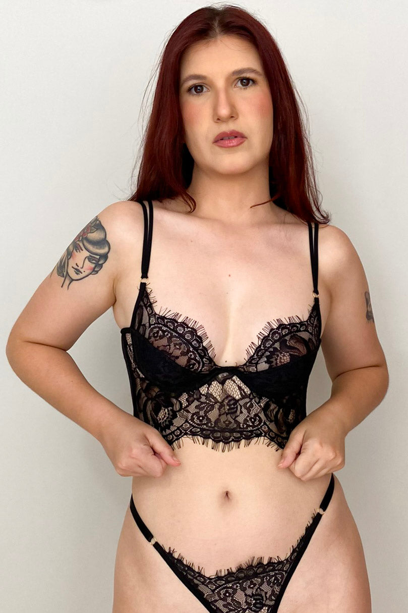 Conjunto De Lingerie Fascínio- Corselet Em Renda Chantily Com Tule Fino - Preto