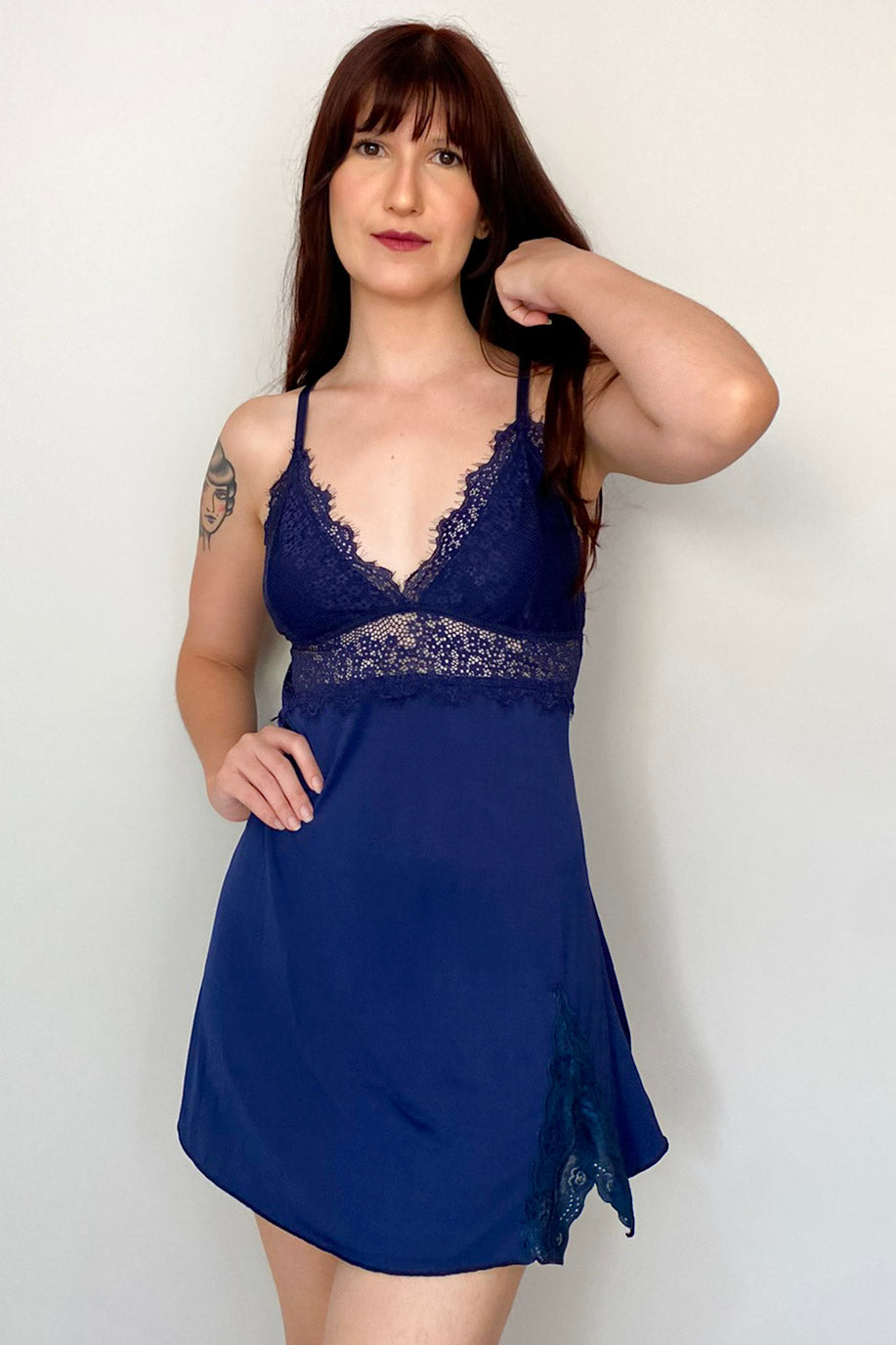 Camisola Em Liganete Stela Com Detalhes Em Renda- Azul Marinho