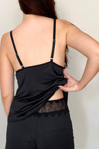 Short Doll Em Liganete Aurora Com Detalhes em Renda- Preto