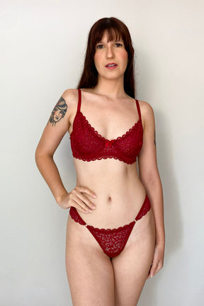 Conjunto De Lingerie Essencial Em Renda Sem Bojo Com Aro de Sustentação- Vermelho