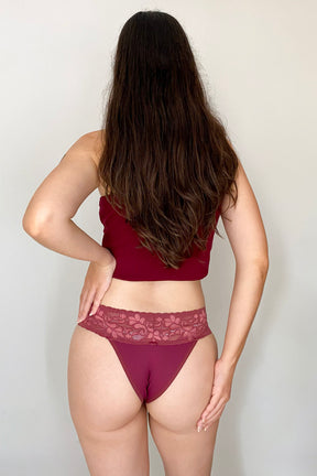 Calcinha Básica De Cós Em Renda Mary