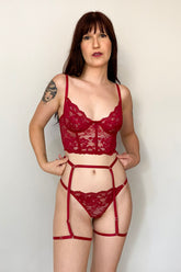 Conjunto De Lingerie Afrodite Em Renda Sem Bojo Com Aro De Sustentação E Cinta liga- Vermelho