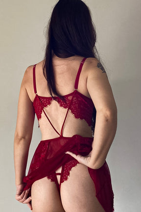 Camisola Em Tule Fino Sensações Com Detalhes Em Renda- Vermelha